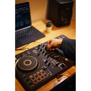 Pioneer DJ DDJ-FLX4-N【台数限定 GOLD Edition】【Power DJ'sオリジナル DDJ-FLX4初心者DJスタートガイド付属】【無償ダウンロード版rekordbox対応】 画像7